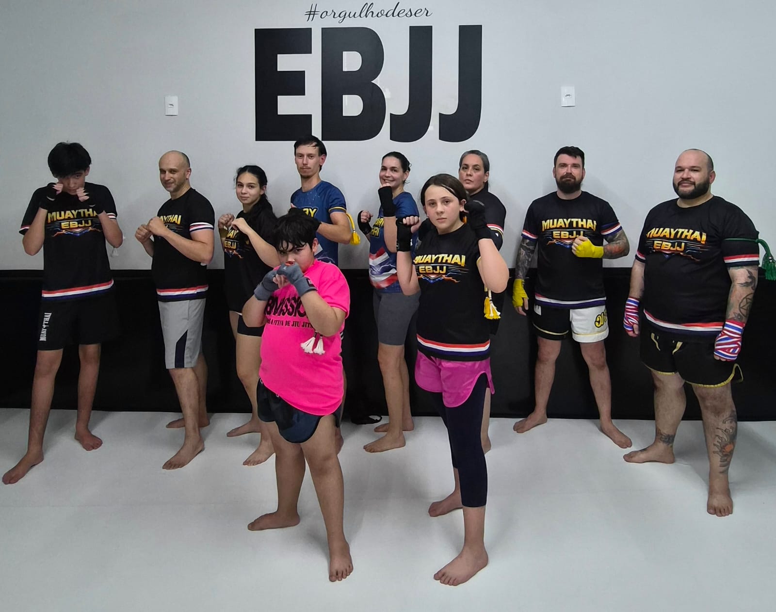Treino de Muay Thai na Escola Bragantina